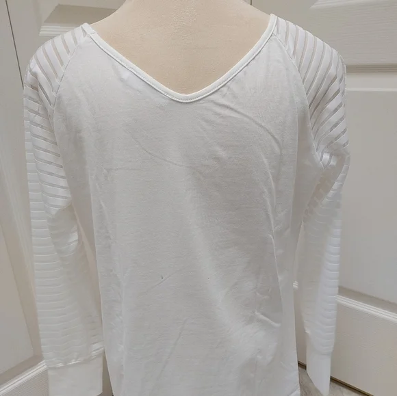 Pretty Amazon Top - Picture 4 of 6